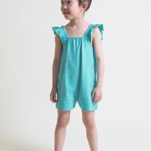 Peto de algodón con volante en el hombre.