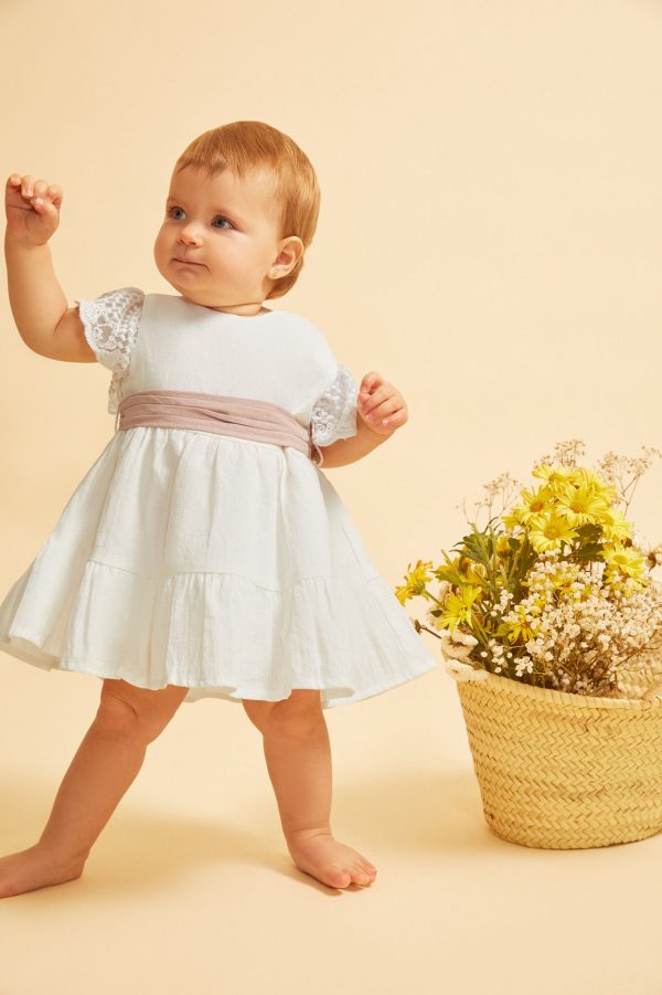 Vestido ceremonia blanco fajin rosa. - Imagen 3