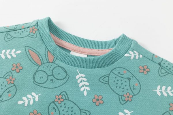 Sudadera verde conejitos. - Imagen 2