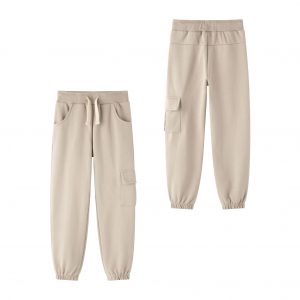 Pantalón deportivo bolsillo lateral color lino.