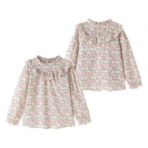 Blusa Flores moradas.