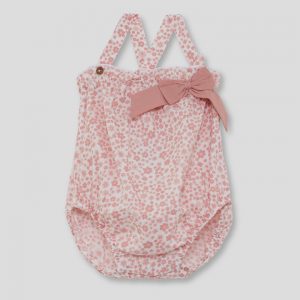 Ranita blanca flores rosa pastel.